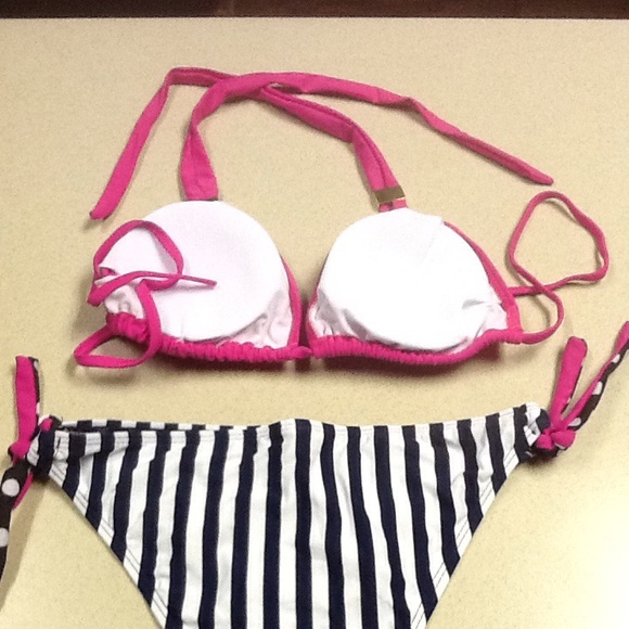 😎Hot pink top and navy and white bottoms😎 - Picture 2 of 2